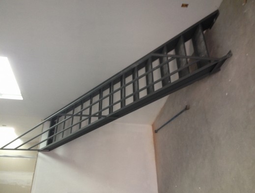 Escada de dois lances, em - Oficina do ferro Serralheria
